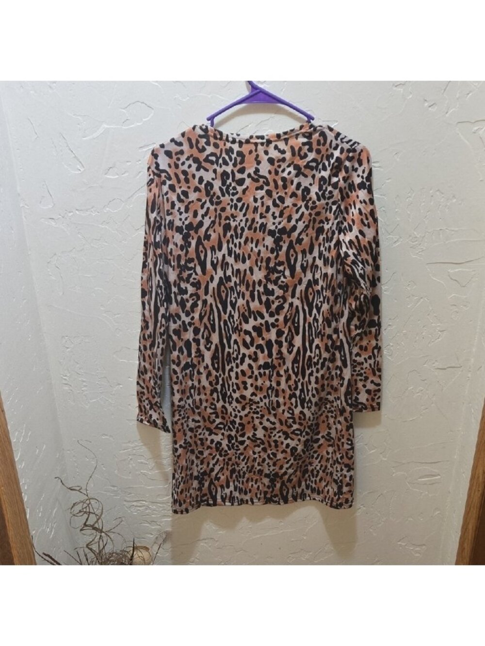 3/$10 Chic Animal Print V-Neck Dress - NWOT - Picture 2 of 6